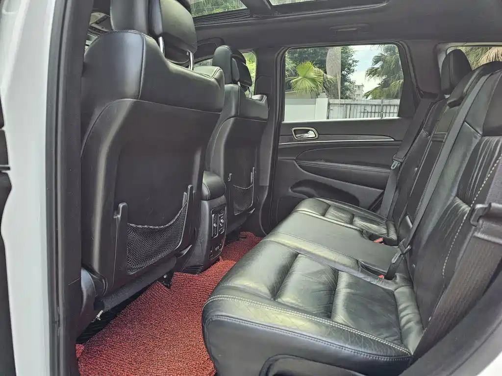 Jeep Grand Cherokee 2015 — фото 8