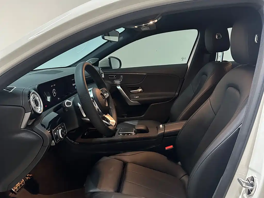 Mercedes-Benz A-Class 2022 — фото 4