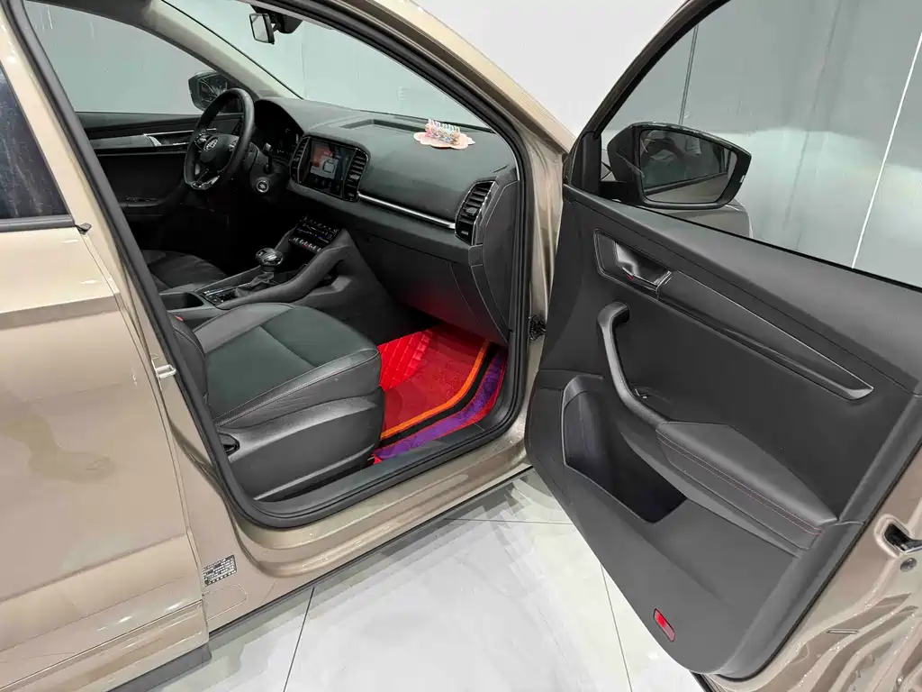 Skoda Karoq 2023 — фото 17
