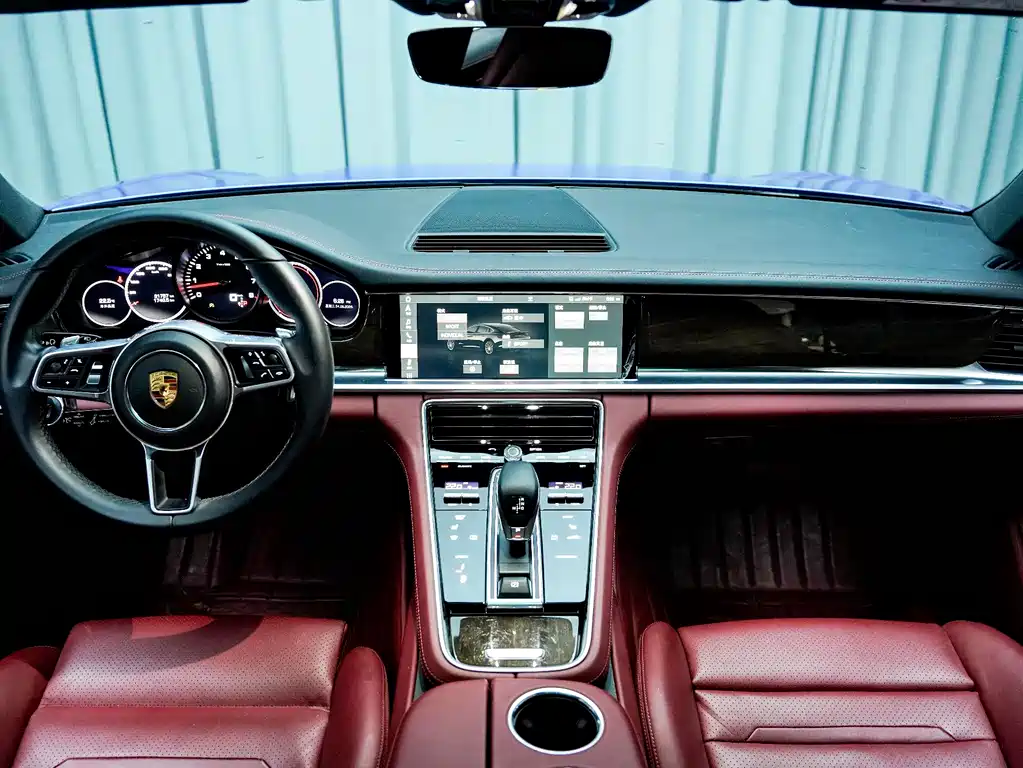 Porsche Panamera 2018 — фото 9