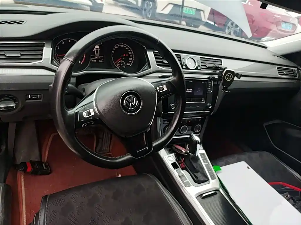 Volkswagen Passat 2018 — фото 10