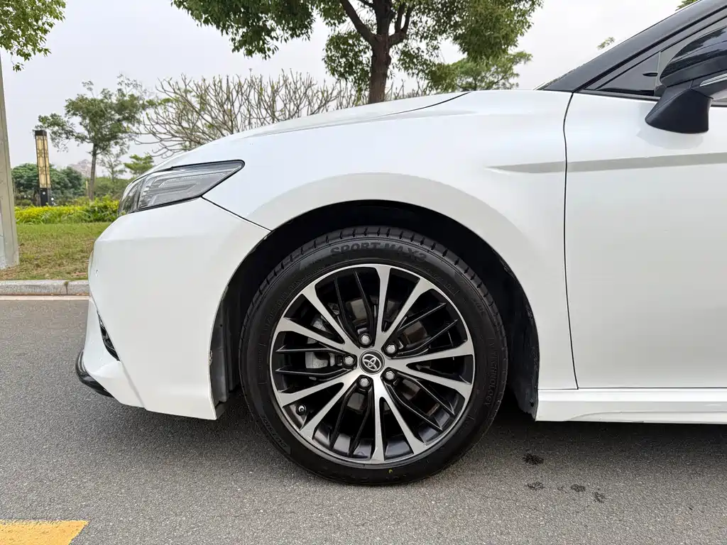 Toyota Camry 2020 — фото 26