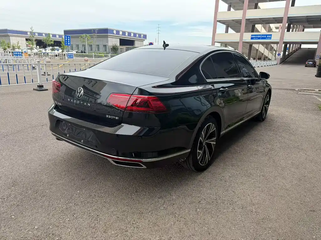 Volkswagen Magotan 2022