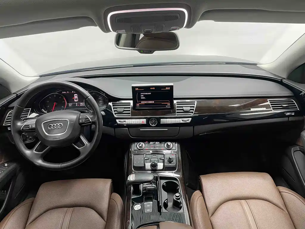 Audi A8 2015 — фото 14
