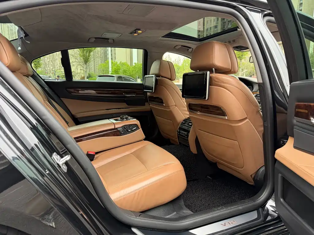 BMW 7 Series 2016 — фото 6