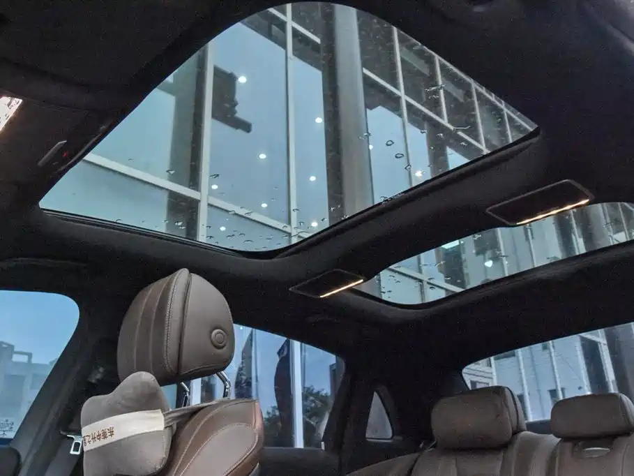 Mercedes-Benz E-Class 2022 — фото 10