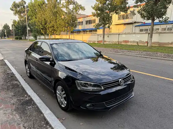 Volkswagen Sagitar 2013