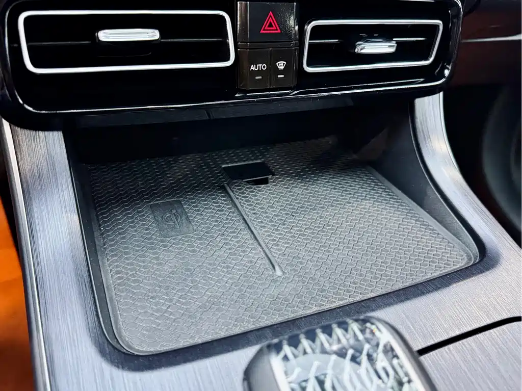 GAC Motor Trumpchi GS8 2023 — фото 17