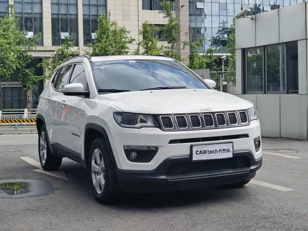 Jeep Compass 2018 — фото 3