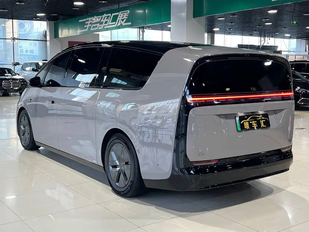 Li Auto Li MEGA 2025
