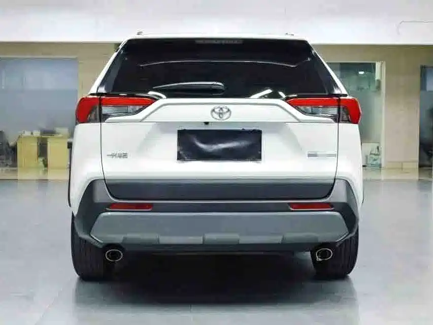 Toyota RAV4 2021 — фото 3