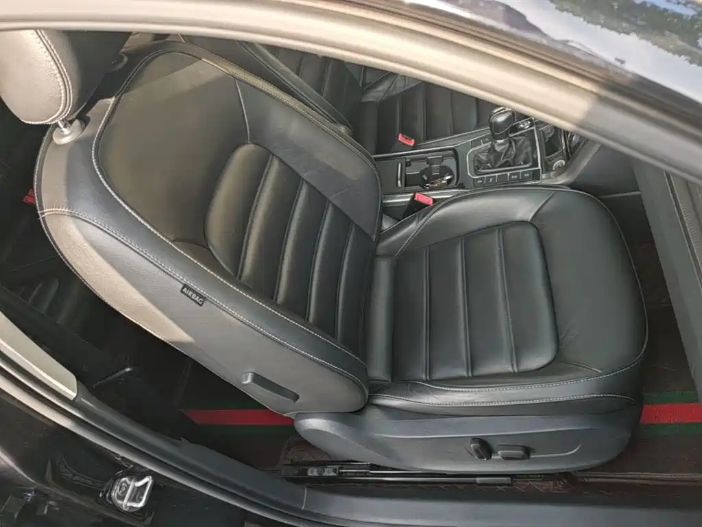 Volkswagen Passat 2018 — фото 25