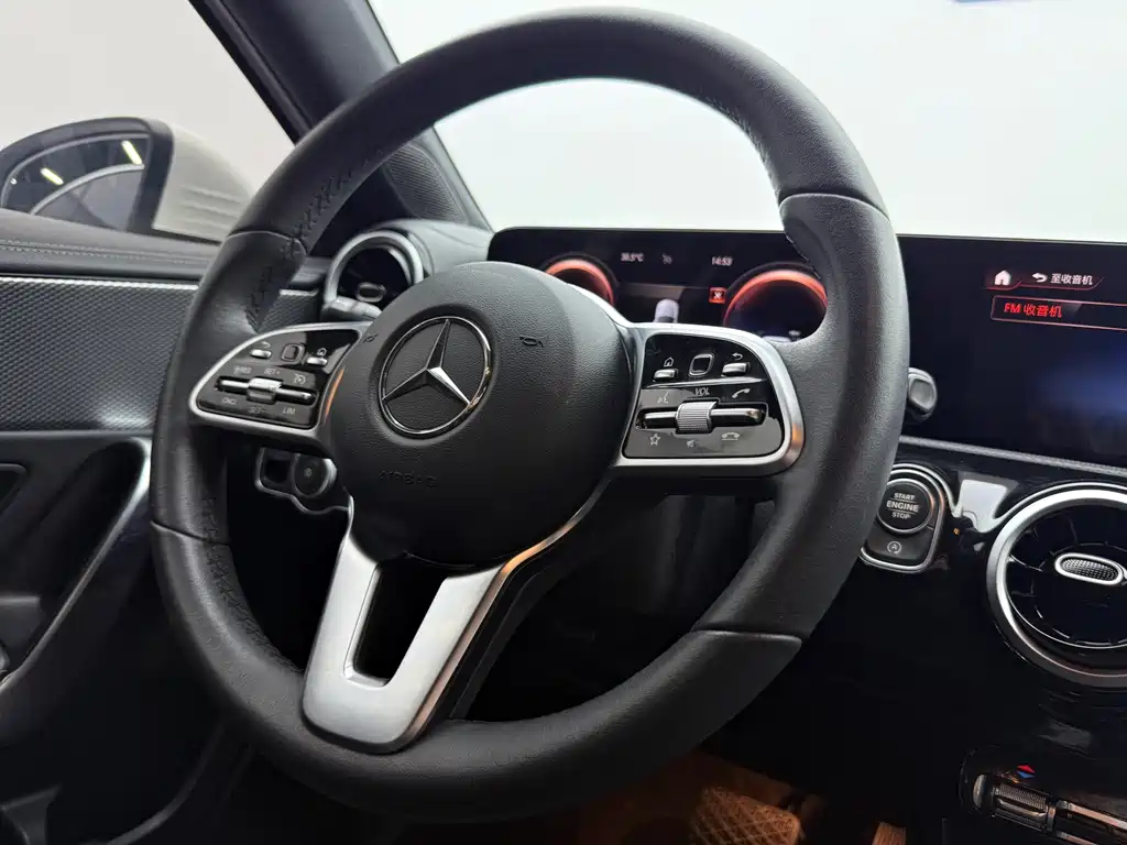 Mercedes-Benz A-Class 2023 — фото 16