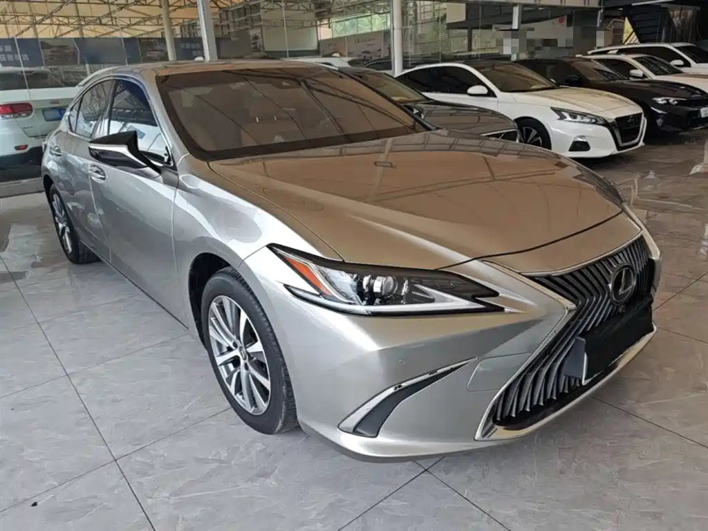 Lexus ES 2020 — фото 4