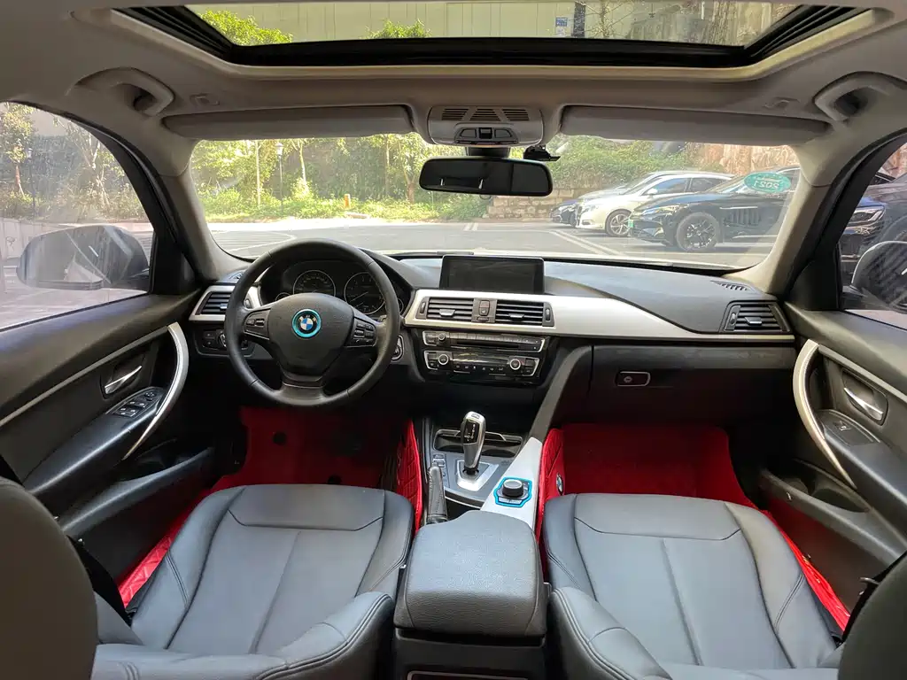 BMW 3 Series 2016 — фото 19
