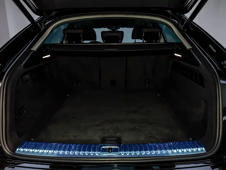 Audi Q8 2023
