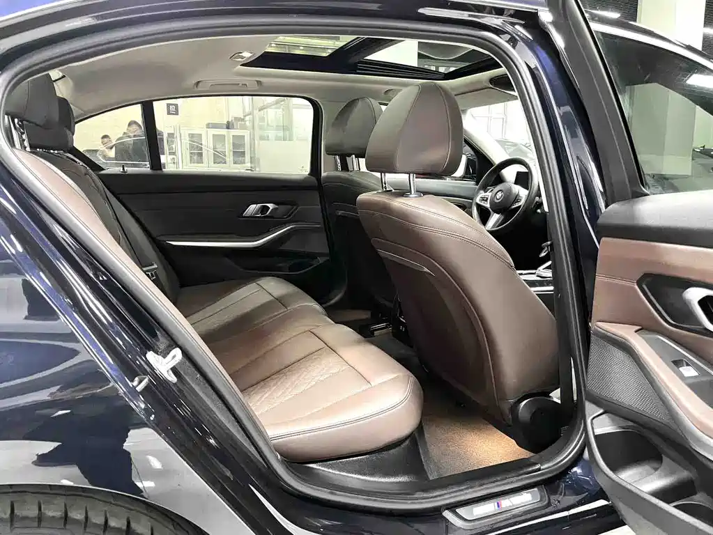 BMW 3 Series 2023 — фото 14