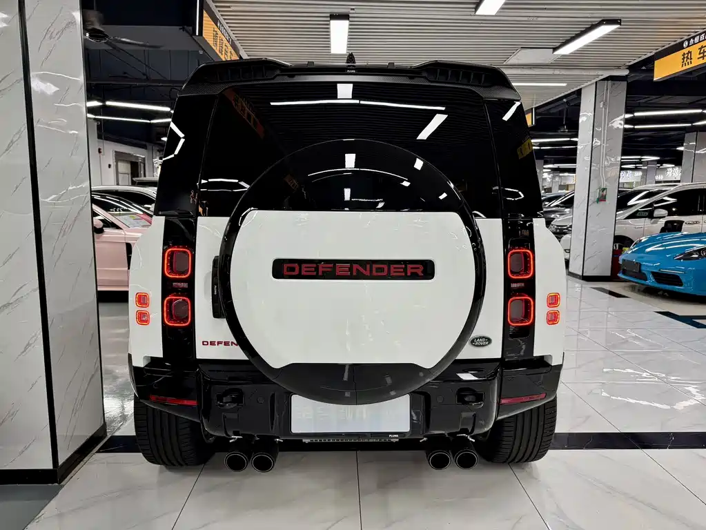 Land Rover Defender 2024 — фото 19