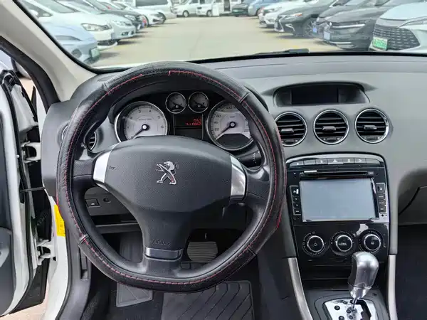 Peugeot 408 2013