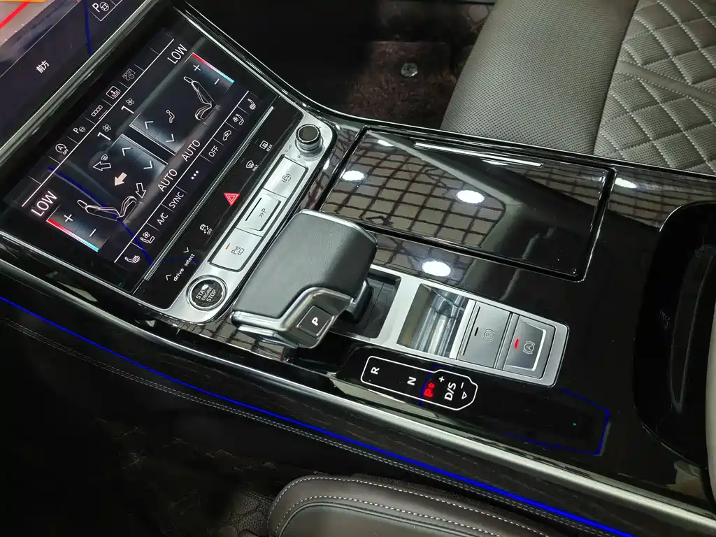 Audi A8 2025 — фото 11