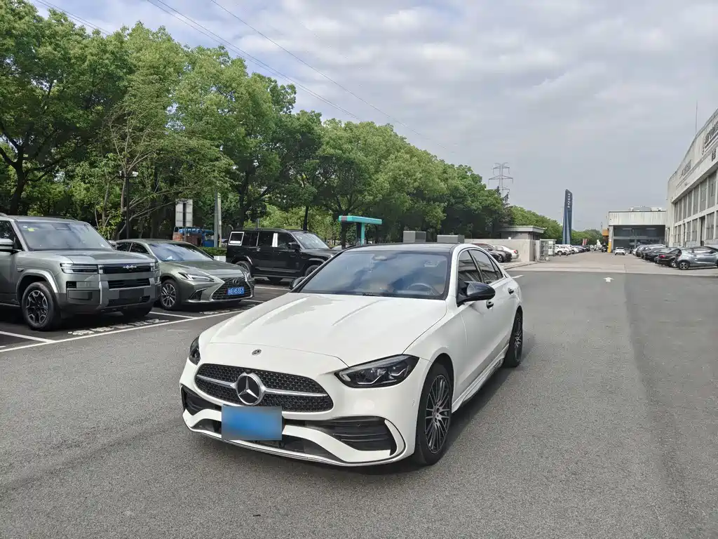 Mercedes-Benz C-Class 2024