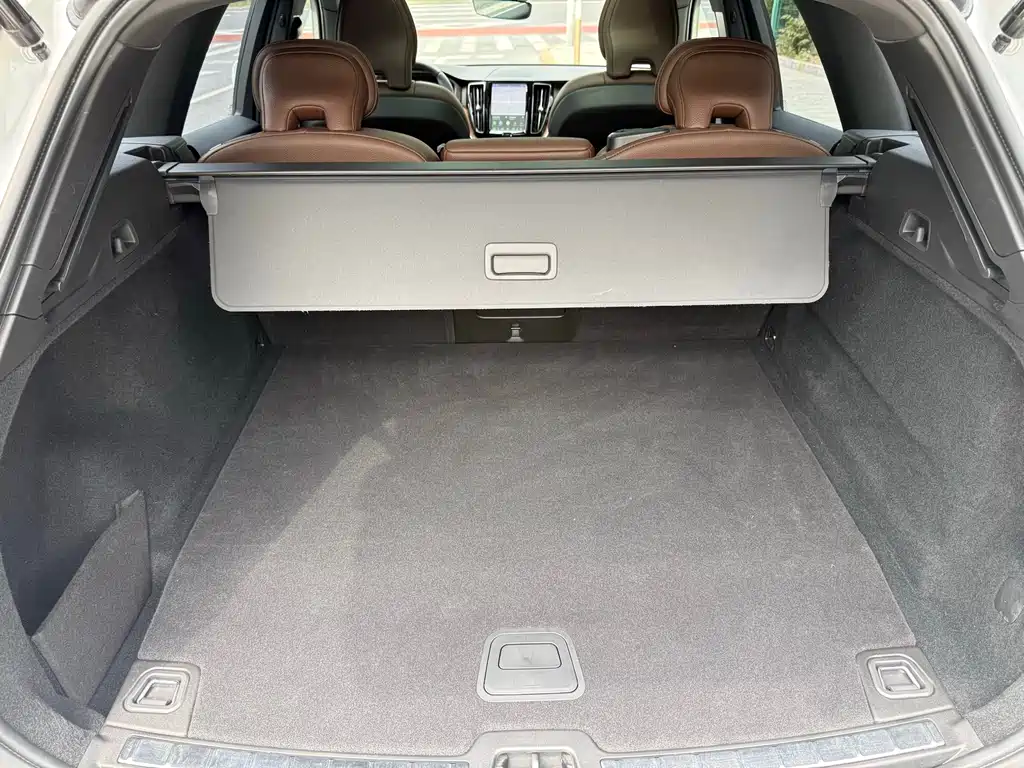 Volvo XC60 PHEV 2021 — фото 19