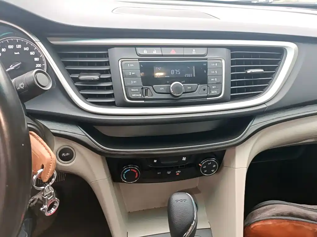 Buick Excelle 2017 — фото 13