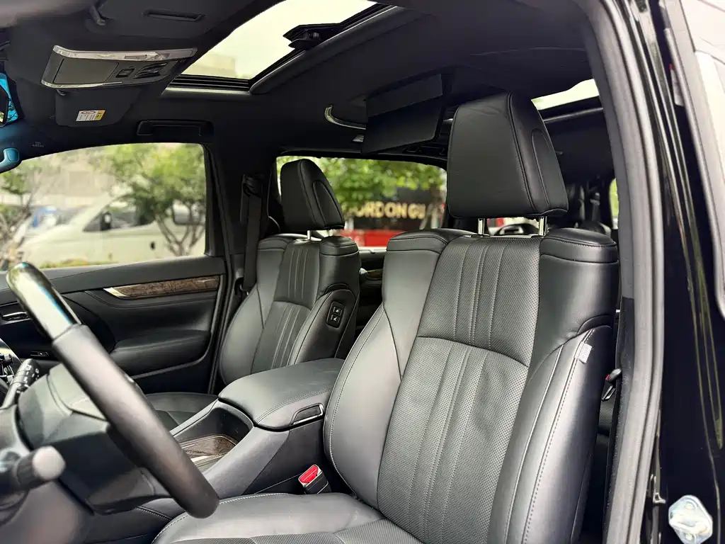 Toyota Alphard 2018 — фото 13