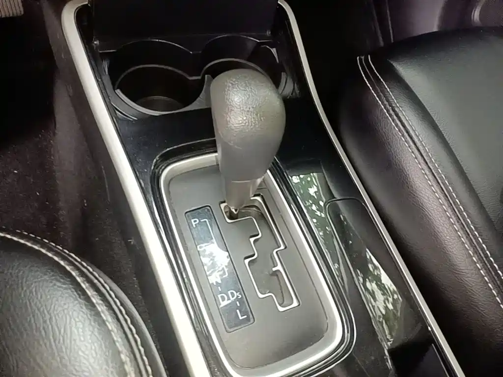 Mitsubishi Outlander 2021 — фото 14