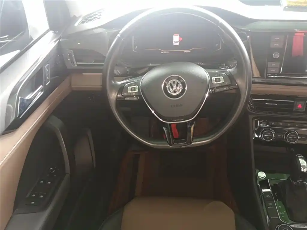 Volkswagen Tharu 2019 — фото 11