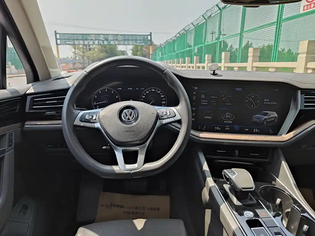 Volkswagen Touareg 2019 — фото 13