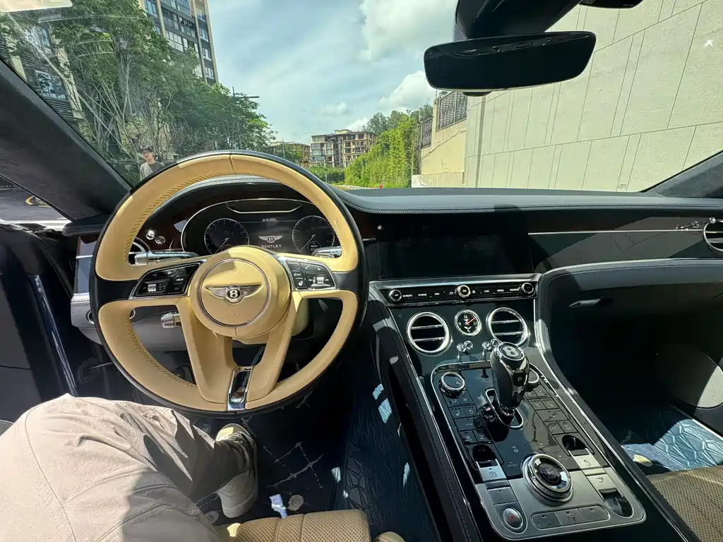 Bentley Continental 2020