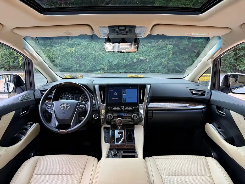 Toyota Alphard 2021 — фото 8
