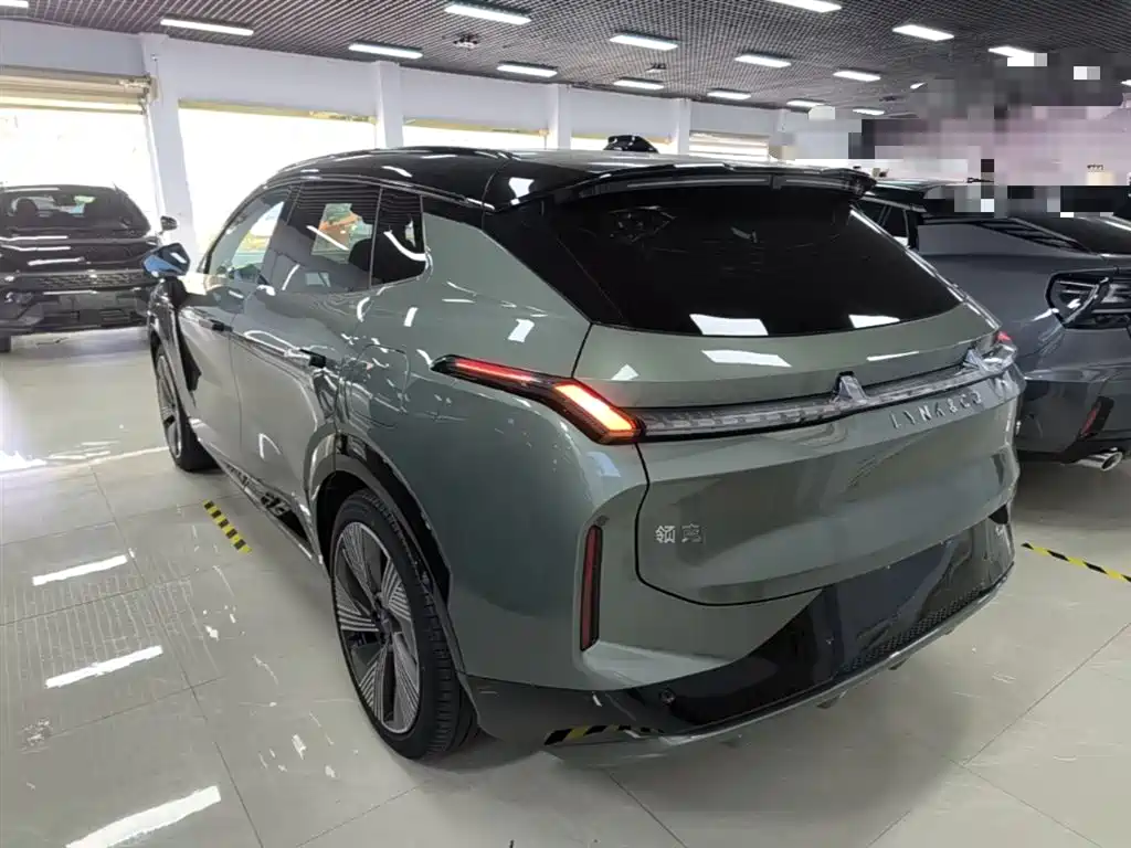 Lynk & Co 08 EM-P 2023 — фото 5