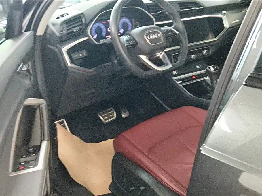 Audi Q3 2021 — фото 9