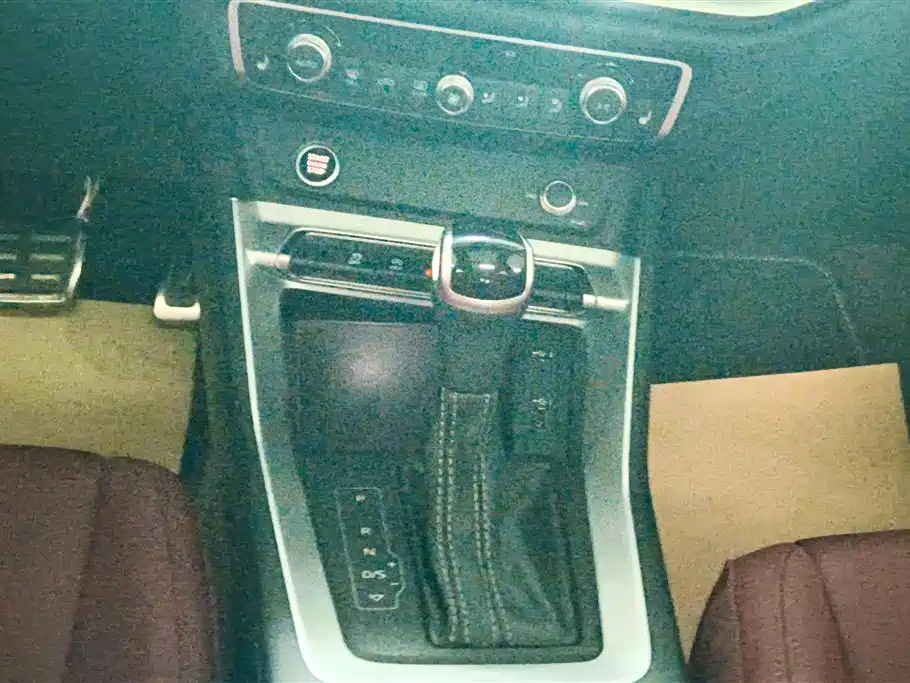 Audi Q3 2021 — фото 16