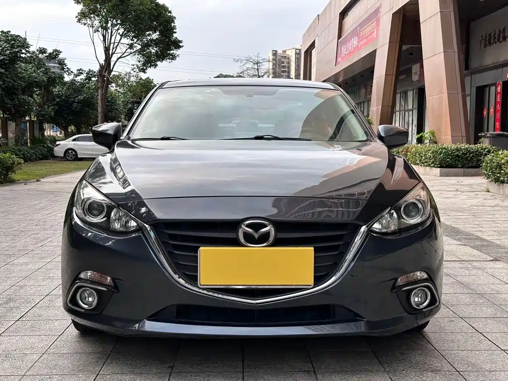 Mazda 3 Axela 2014