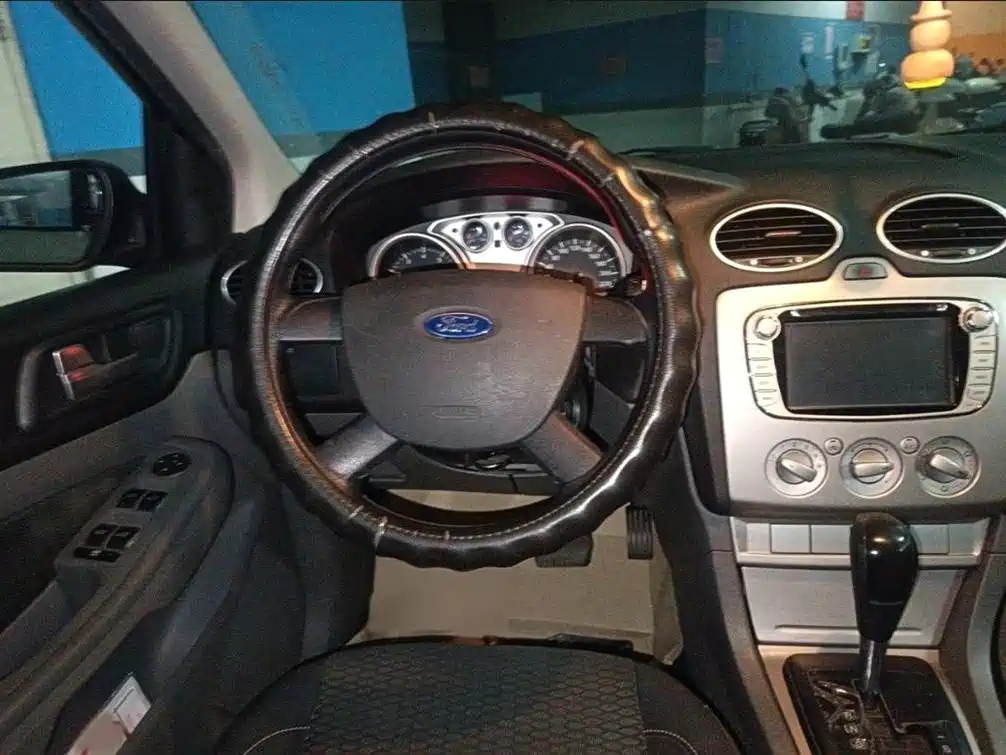 Ford Focus 2016 — фото 13