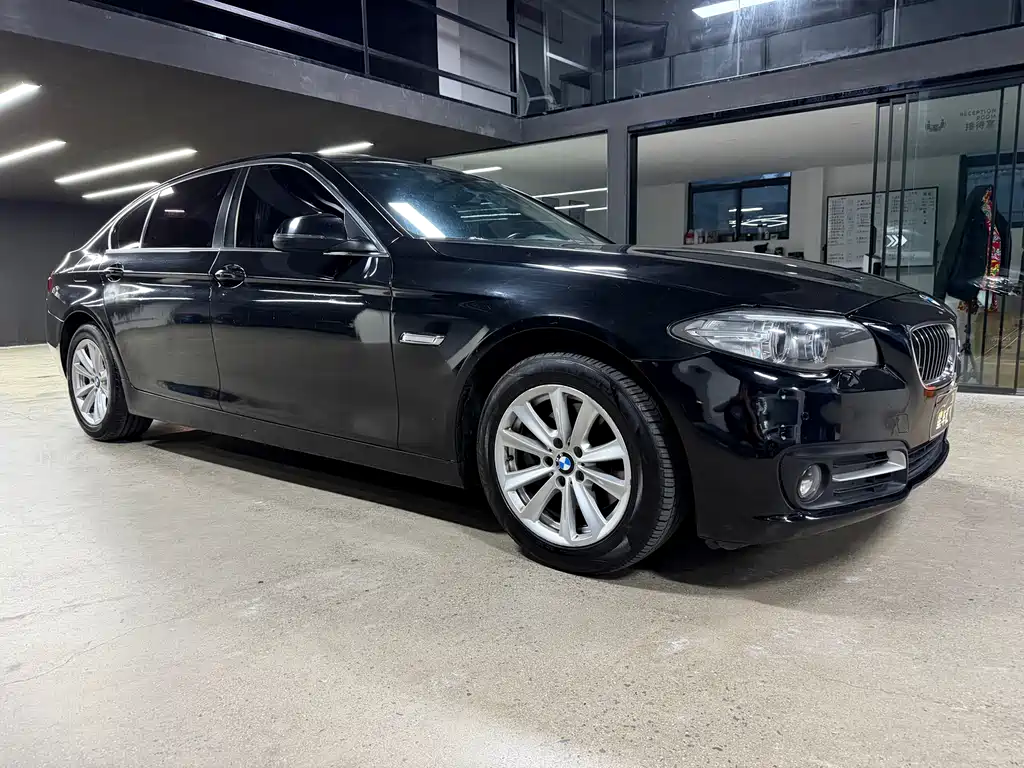 BMW 5 Series 2015 — фото 3