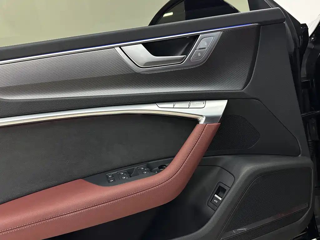 Audi A7L 2025