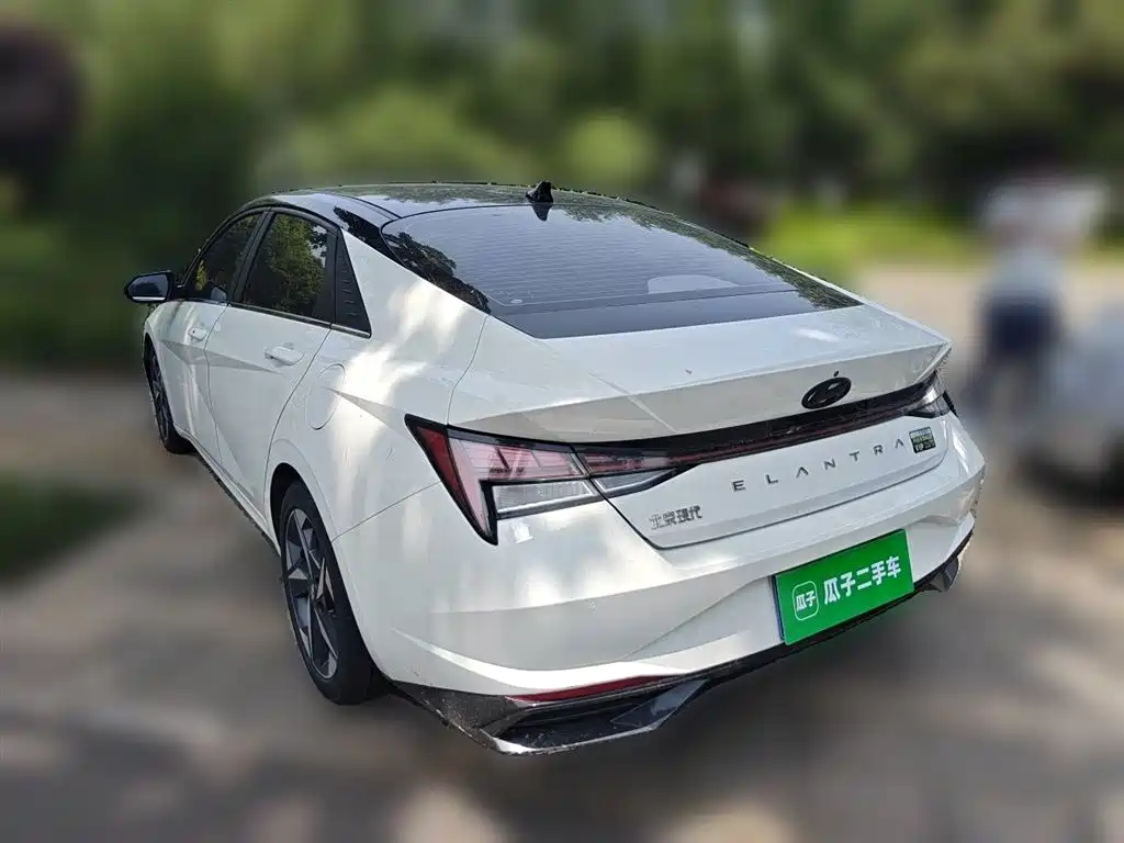 Hyundai Elantra 2022 — фото 25