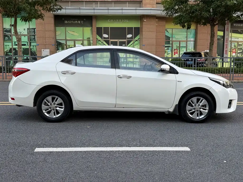 Toyota Corolla 2017 — фото 11