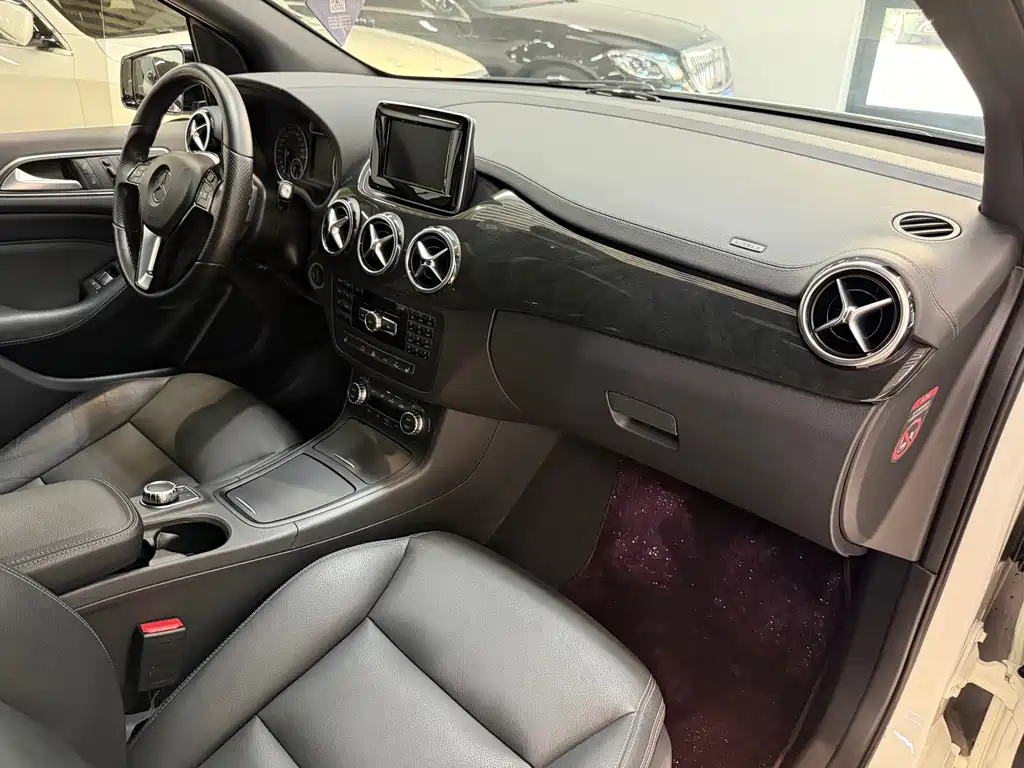 Mercedes-Benz B-Class 2015 — фото 20