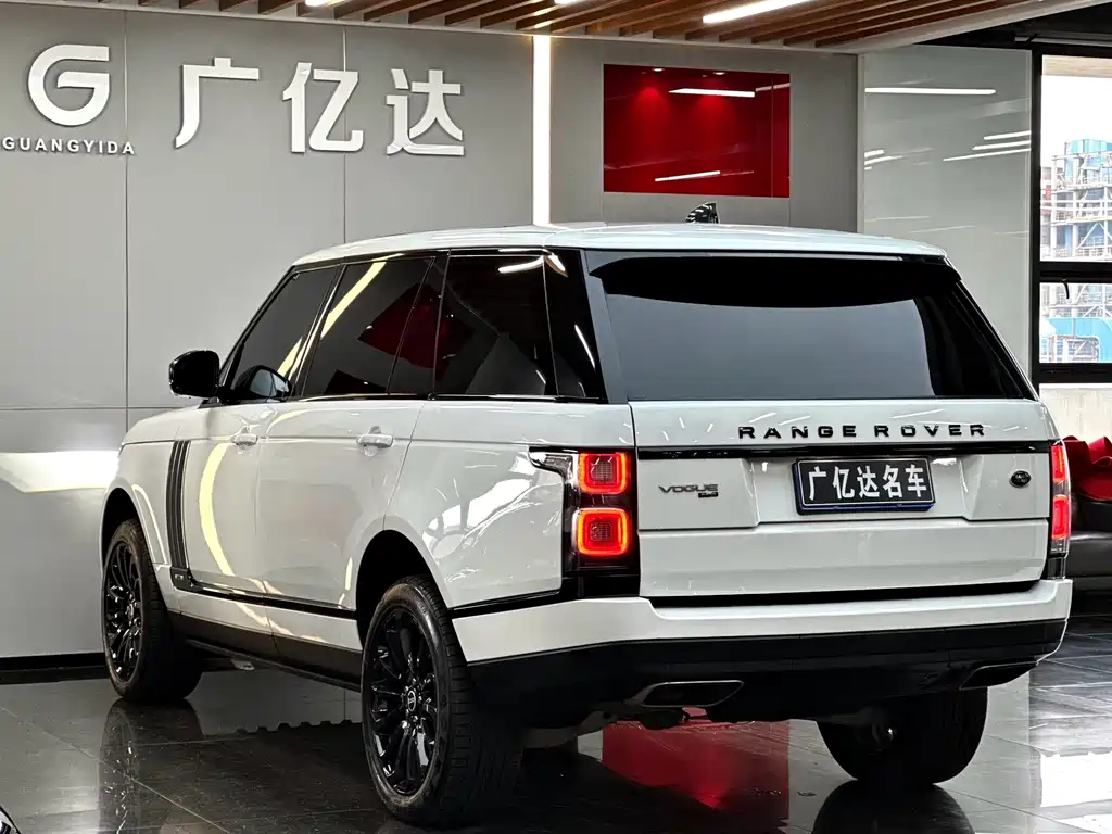 Land Rover Range Rover 2021 — фото 30