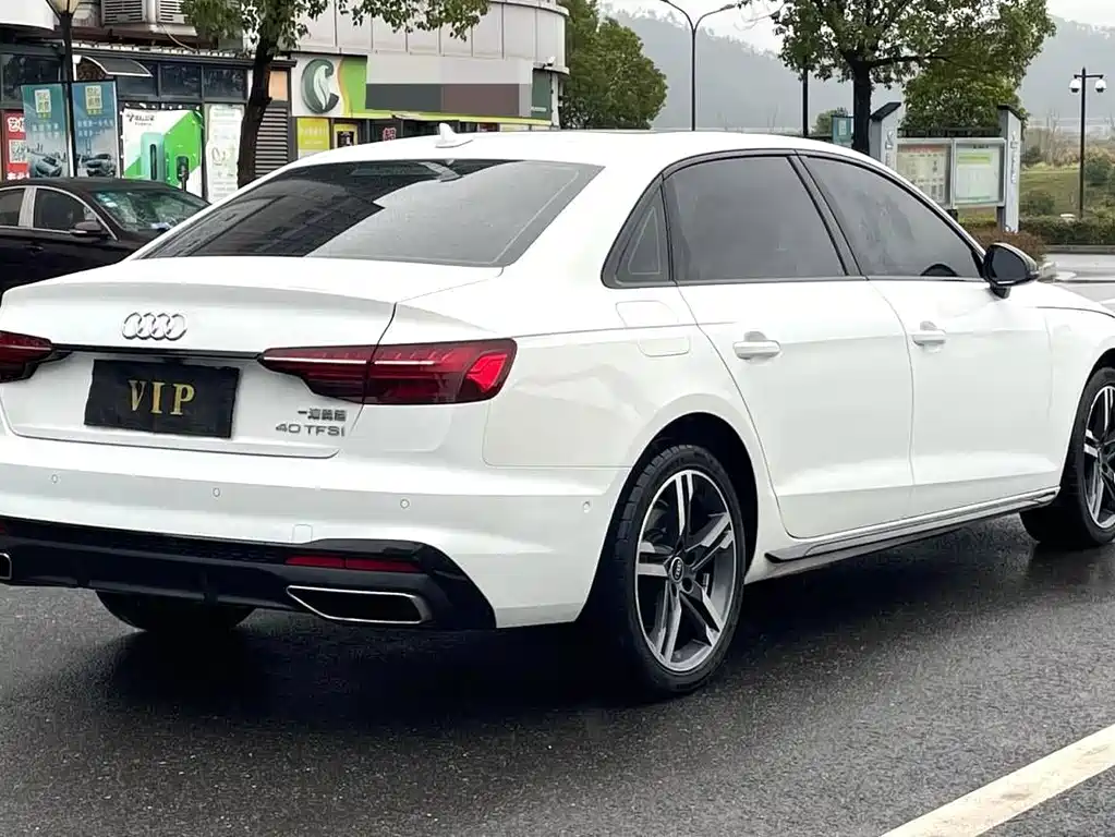 Audi A4L 2020 — фото 13