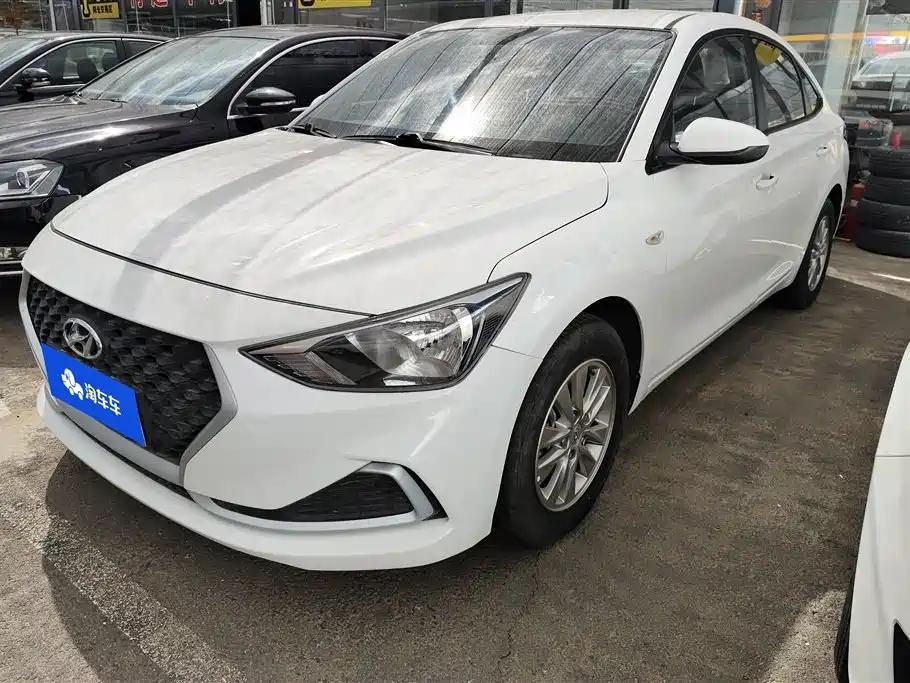 Hyundai Elantra 2022
