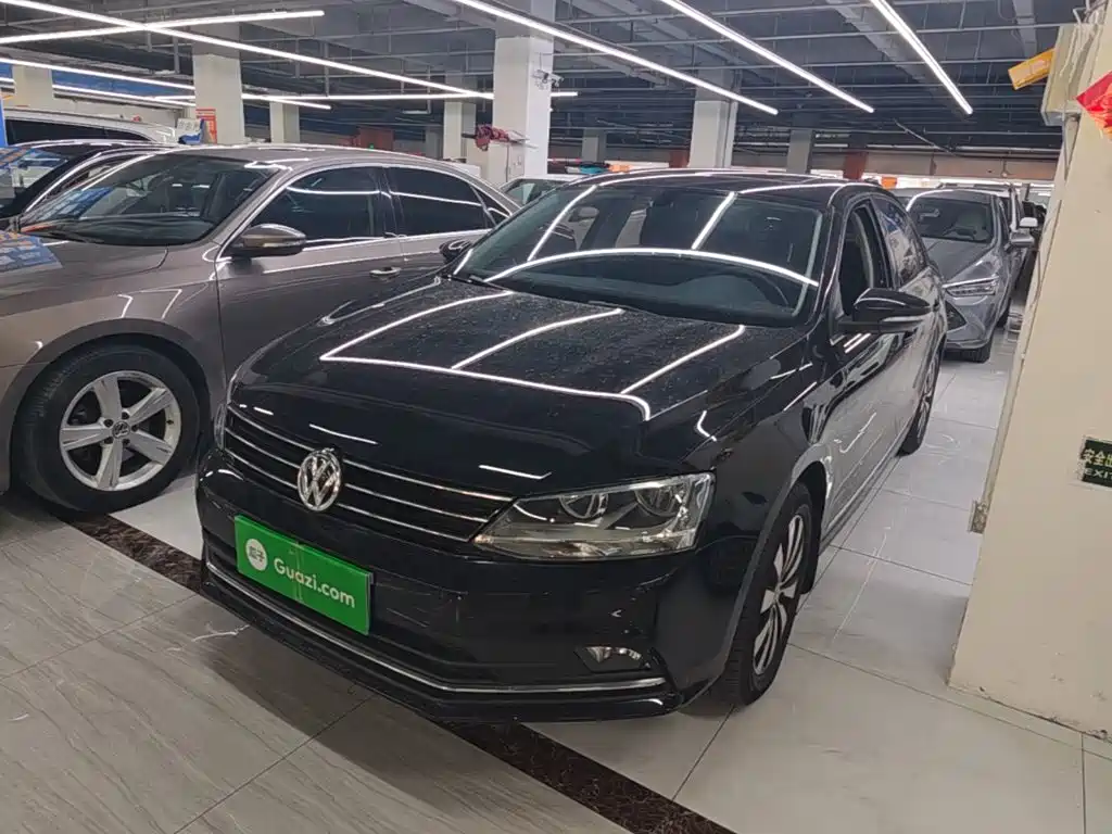 Volkswagen Sagitar 2018