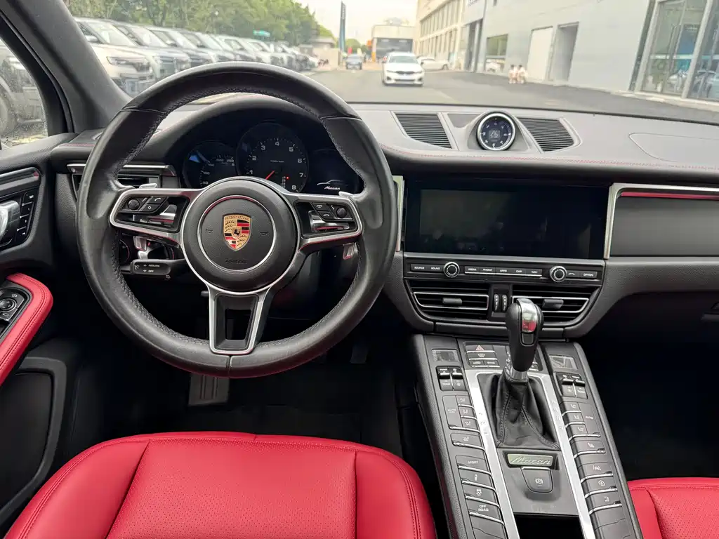 Porsche Macan 2019 — фото 12