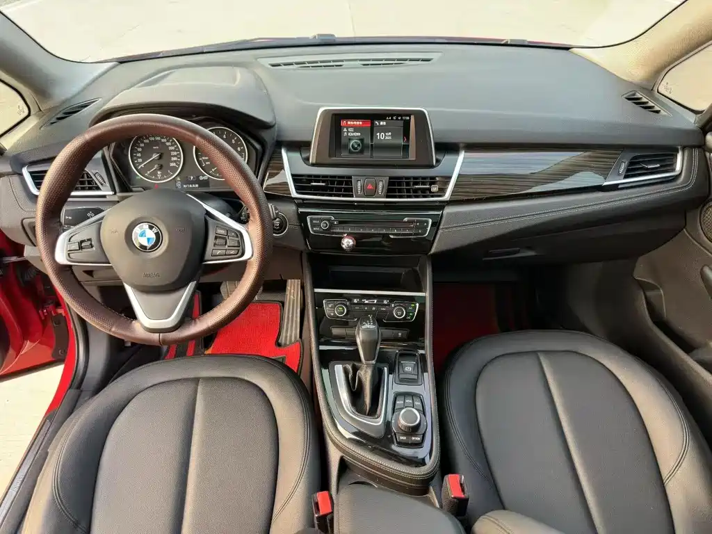 BMW 2 Series Active Tourer 2018 — фото 18