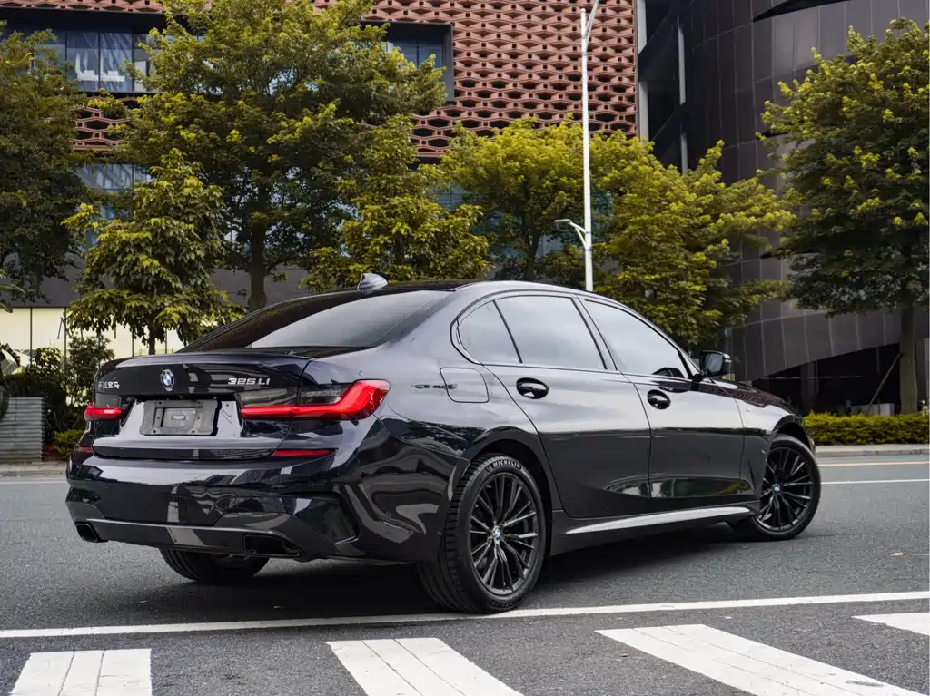 BMW 3 Series 2021